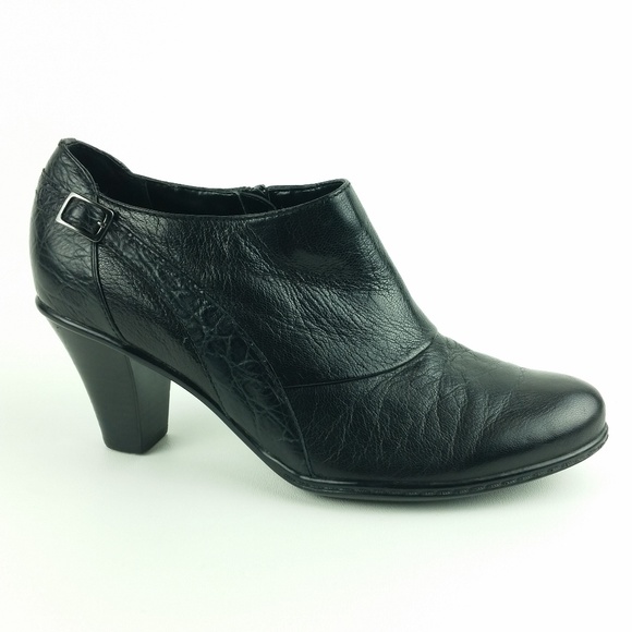 Clarks Shoes - Clarks 8M Black Leather Heeled Booties S13-21